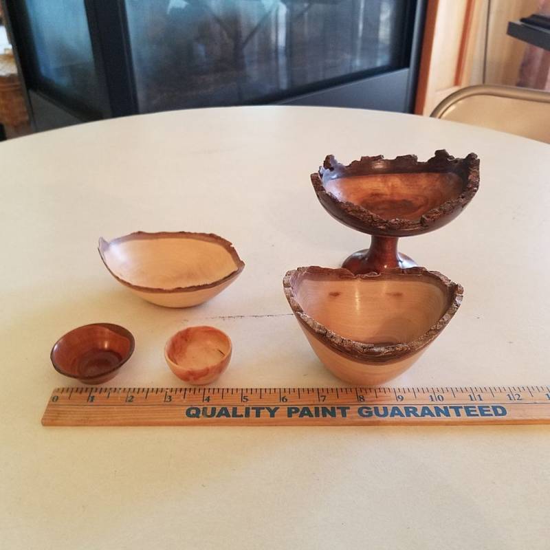 lot 6954 image: 5 pieces of turned wood