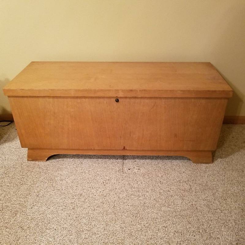 lot 6960 image: Lane Cedar Chest - blond oak veneer made in 1950