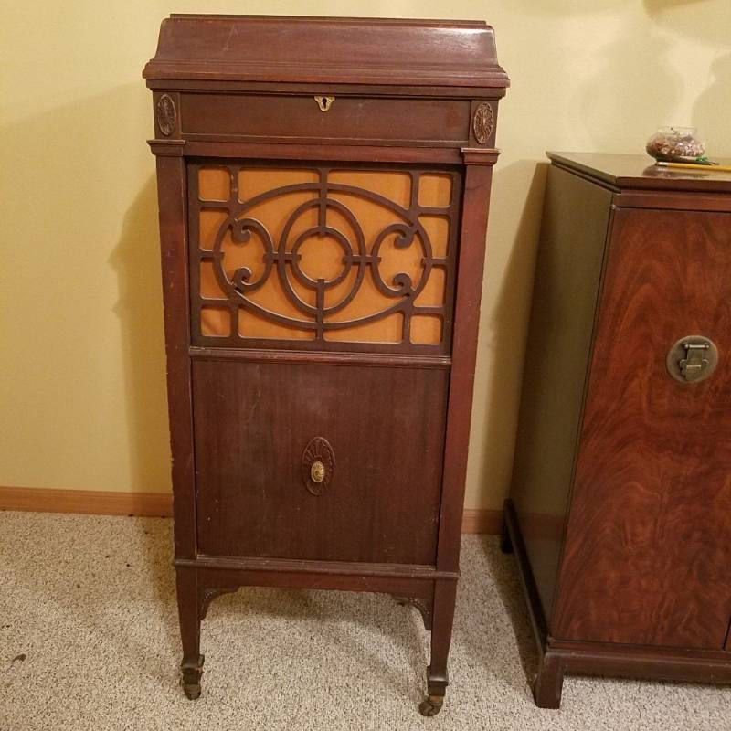 lot 6961 image: Edison phonograph - no crank