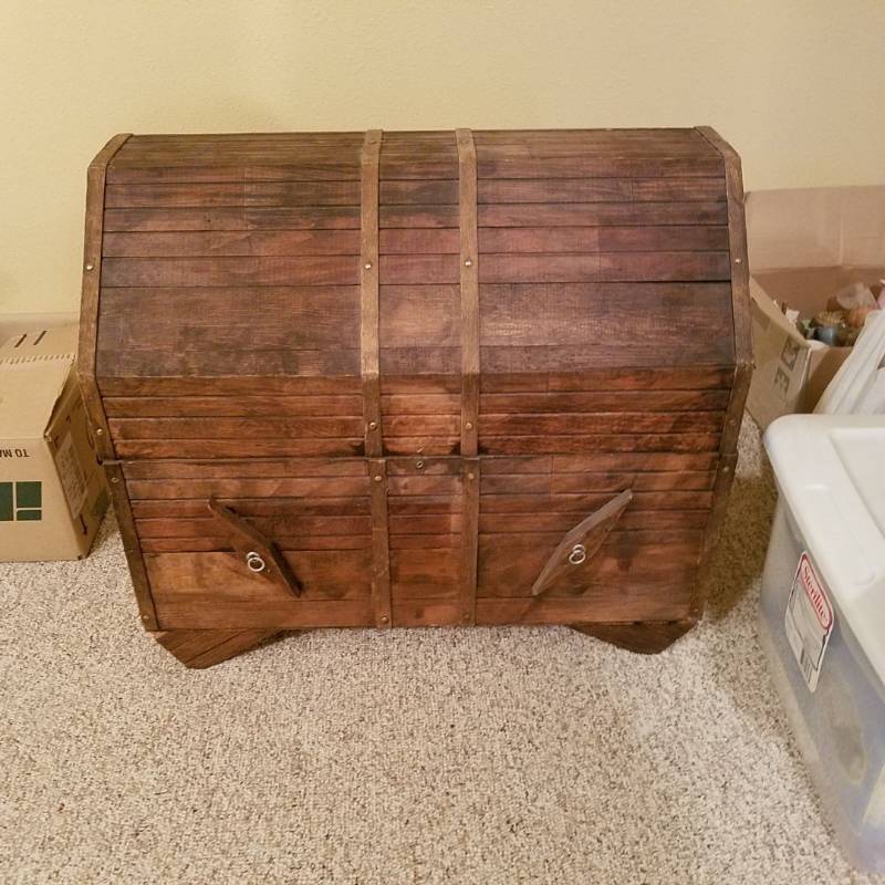 lot 6965 image: Chest