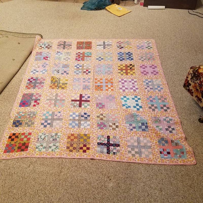 lot 6975 image: Quilt