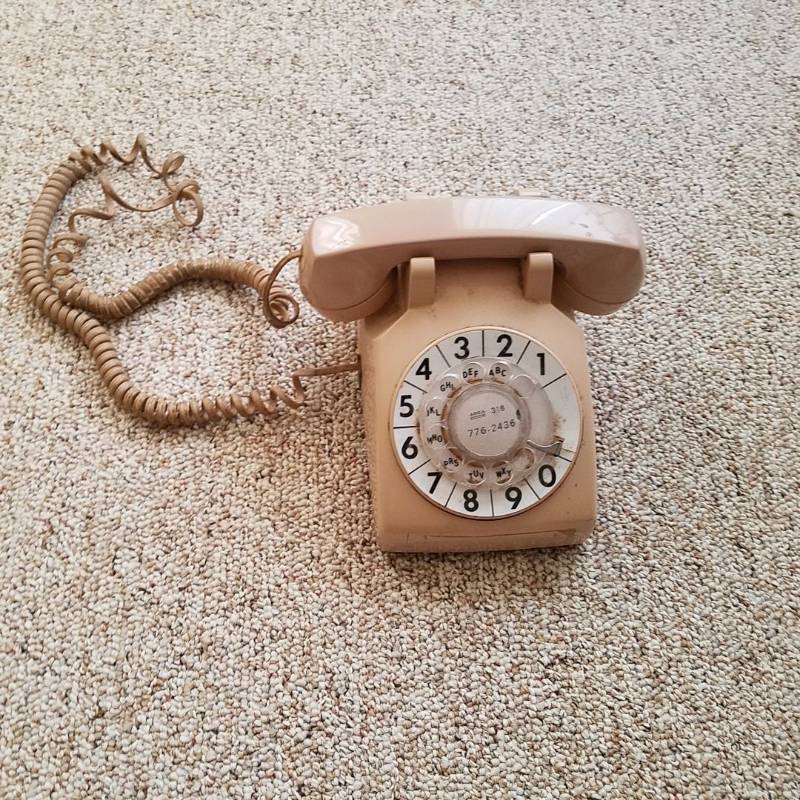 lot 6982 image: rotary phone