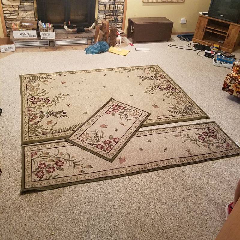 lot 7005 image: 3 Rugs