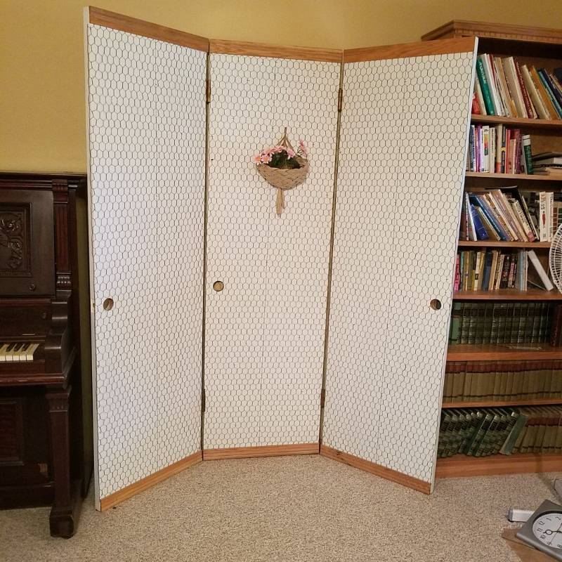lot 7008 image: room divider