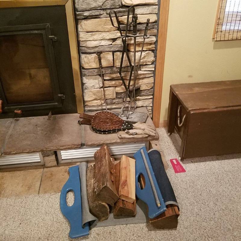 lot 7011 image: fireplace tools, Bellows and log carrier