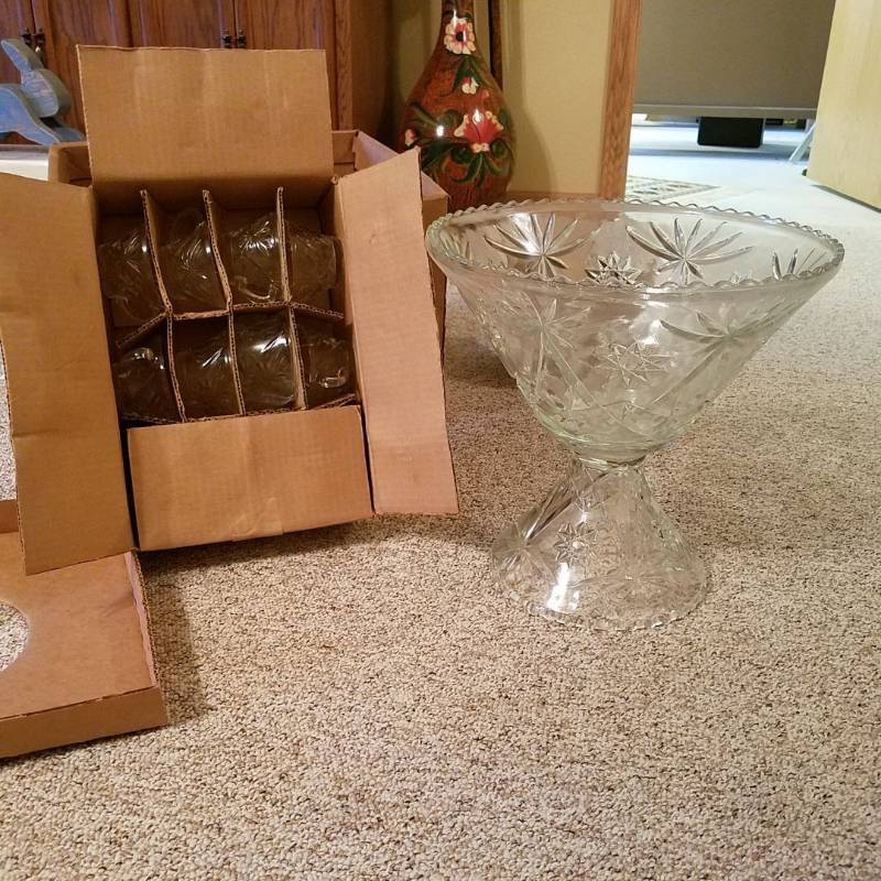 lot 7014 image: punch bowl set