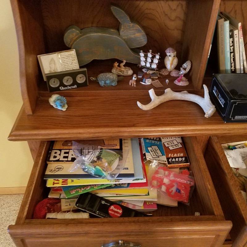 lot 7017 image: assorted games and knick-knacks