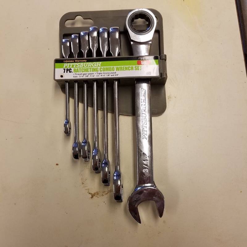 lot 7039 image: Pittsburgh 7-piece ratcheting combo wrench set