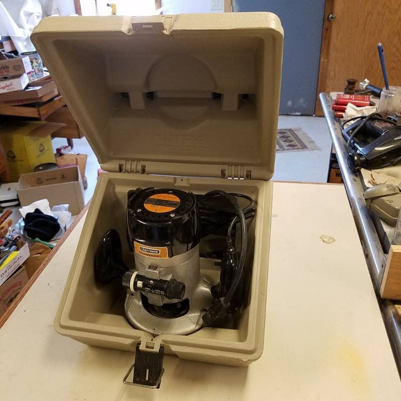 lot 7066 image: Craftsman router in case