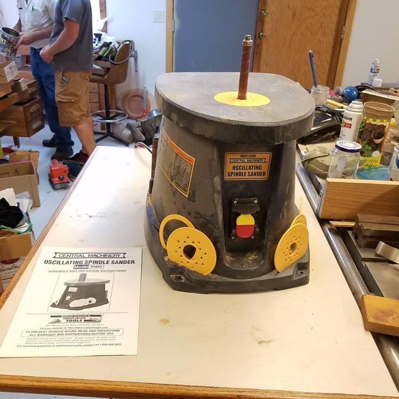 lot 7070 image: oscillating spindle sander
