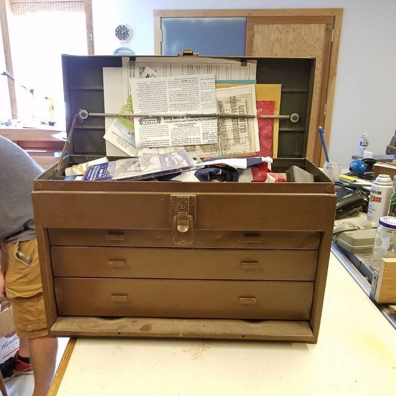 lot 7073 image: machinist tool box and contents