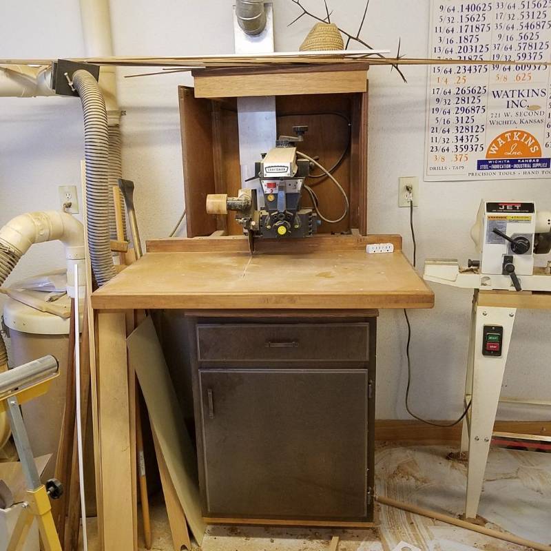 lot 7076 image: Craftsman radial arm saw and cabinet with contents