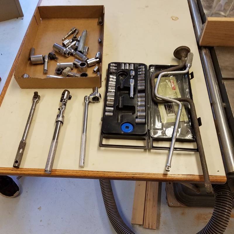 lot 7097 image: assorted sockets and extendable ratchets