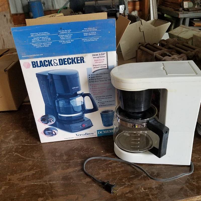 lot 7110 image: Black & Decker versabrew 12-cup coffee maker