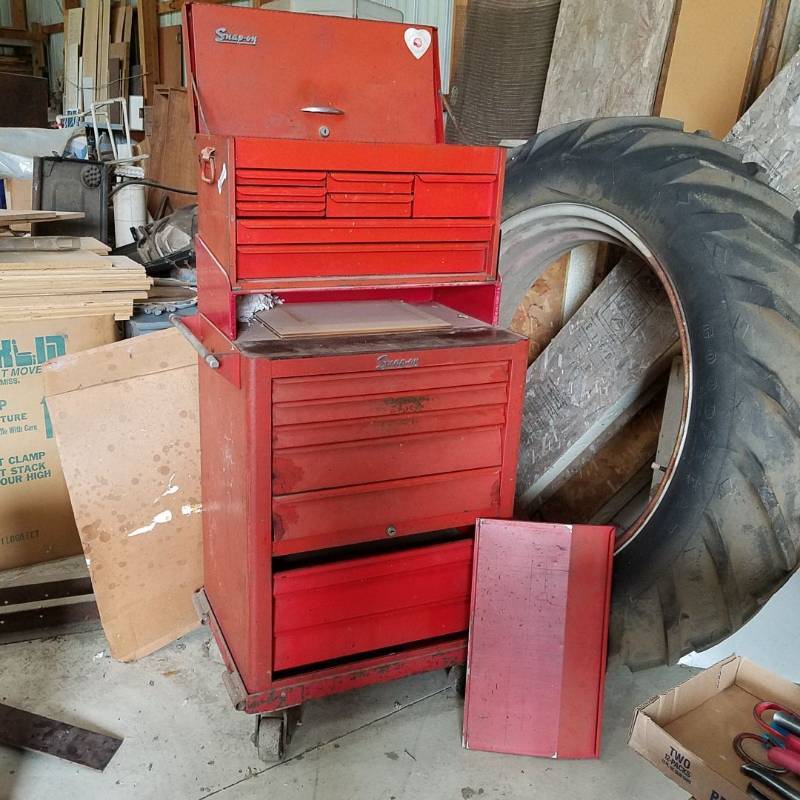 lot 7120 image: Snap-on tool box with cabinet on dolly