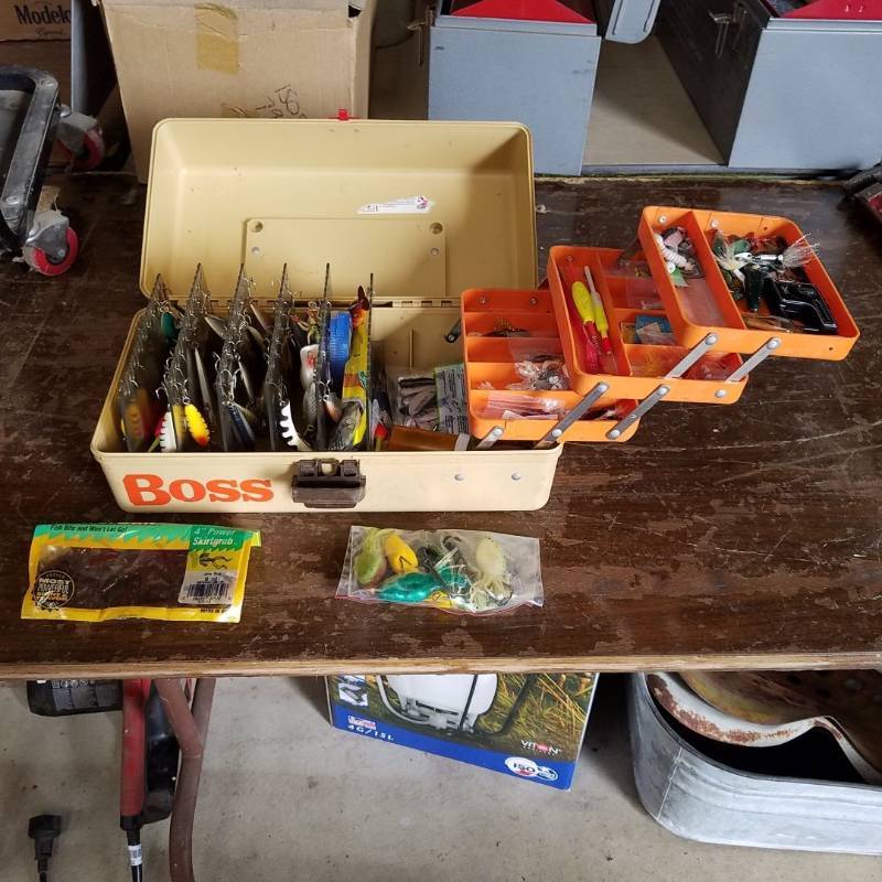 lot 7121 image: tackle box