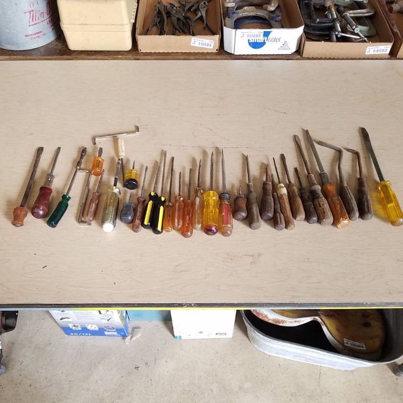 lot 7126 image: assorted screwdrivers