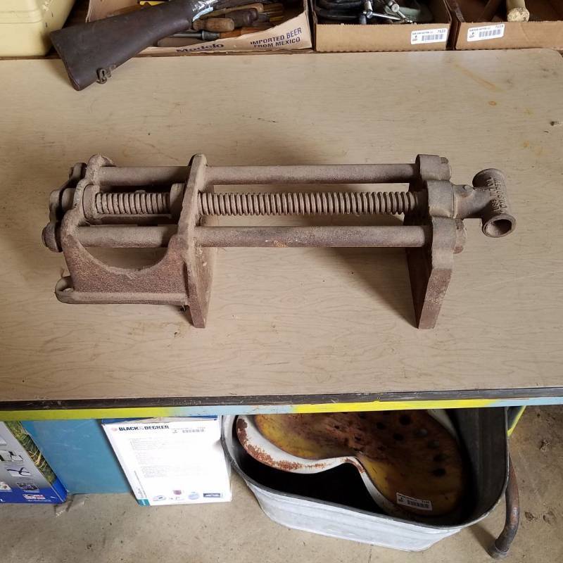 lot 7134 image: Woodworkers vise