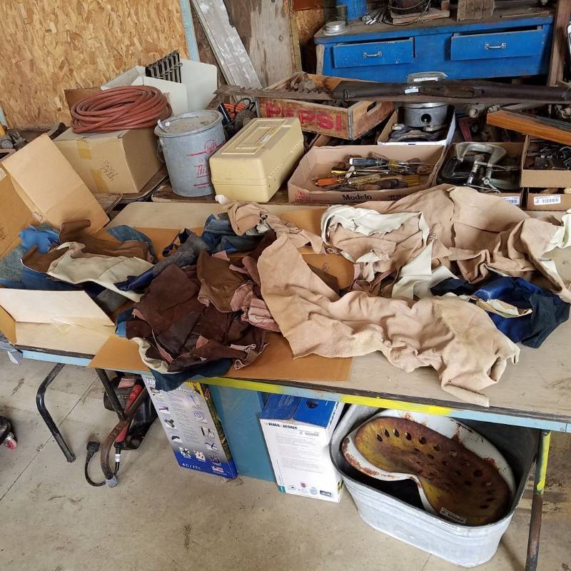 lot 7138 image: assorted leather scrap