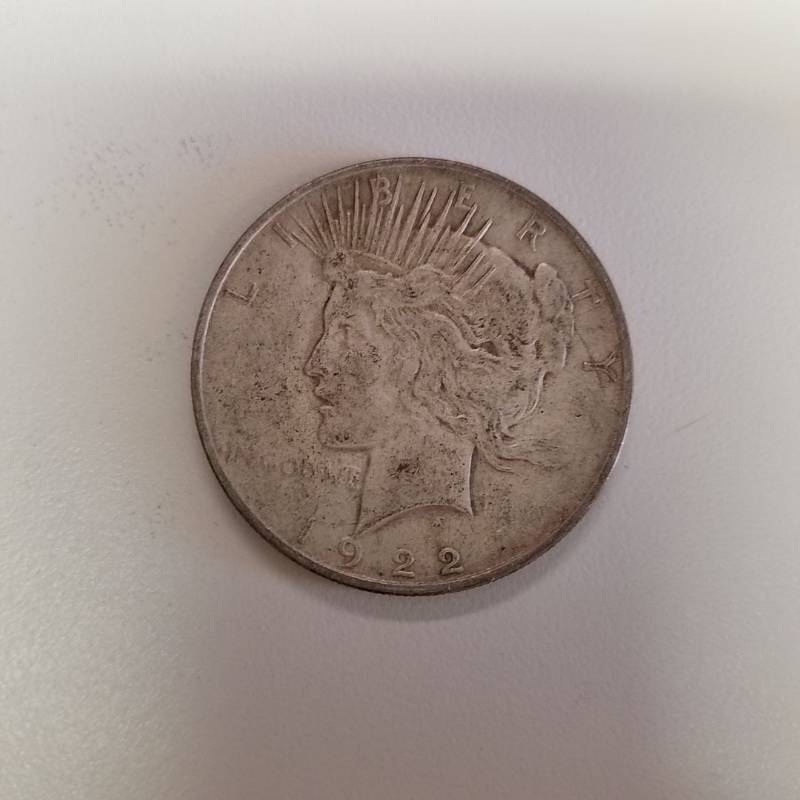 lot 7172 image: 1922 D Silver peace dollar