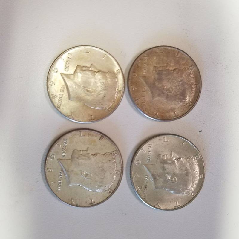 lot 7192 image: 4 - 1964 Kennedy half dollars