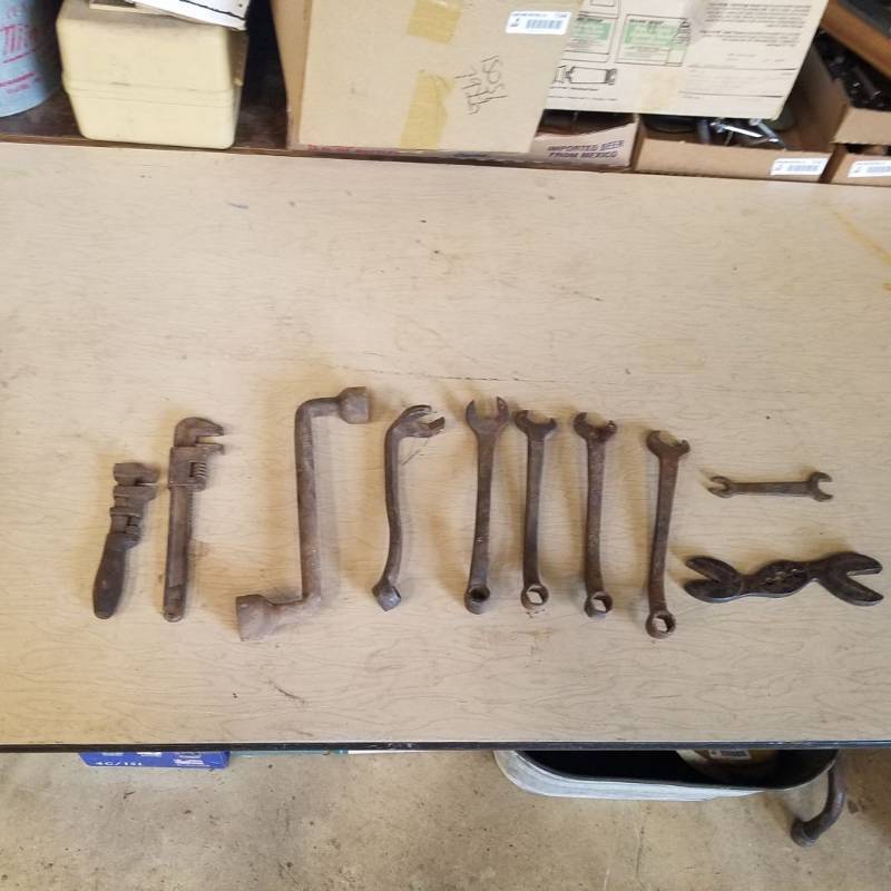 lot 7217 image: assorted wrenches - 1 IH and a few Ford included