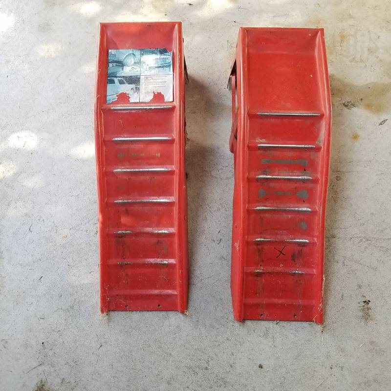 lot 7231 image: car ramps