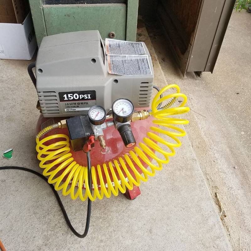 lot 7234 image: Porter Cable 6 gallon air compressor - oil-free
