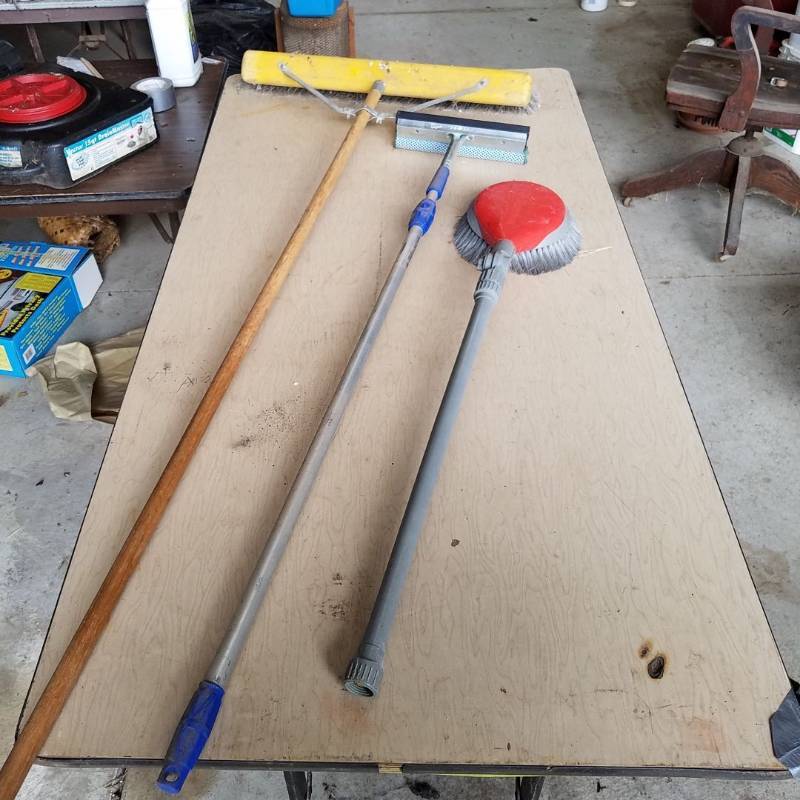 lot 7265 image: push broom squeegee and brush