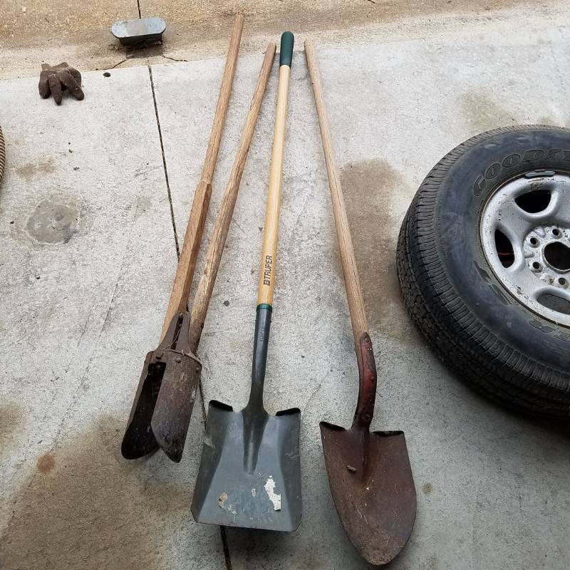 lot 7268 image: two shovels and a jobber