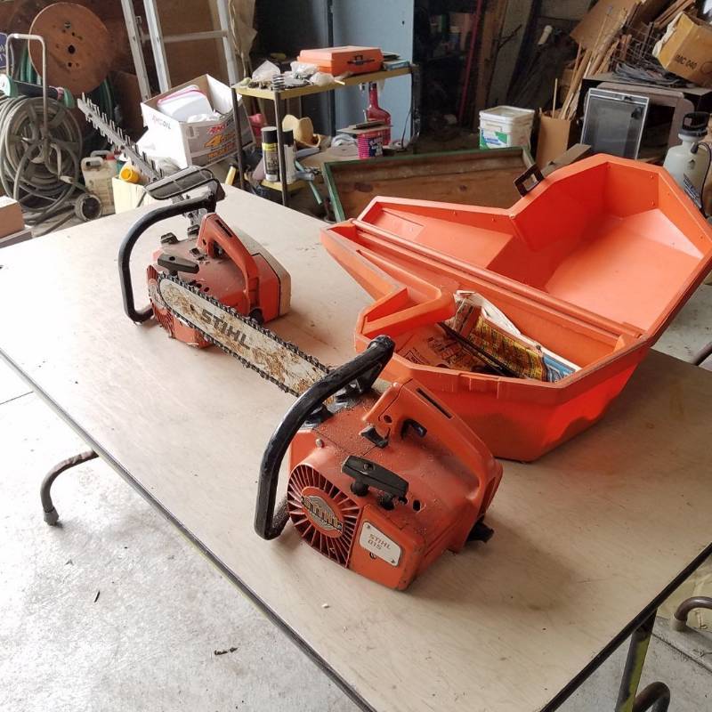 lot 7270 image: Stihl chainsaw and hedger, chainsaw case included but does not fit chainsaw