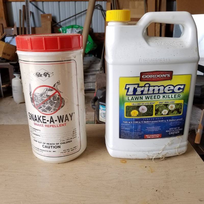 lot 7280 image: Trimec lawn weed killer - full and snake away - partial
