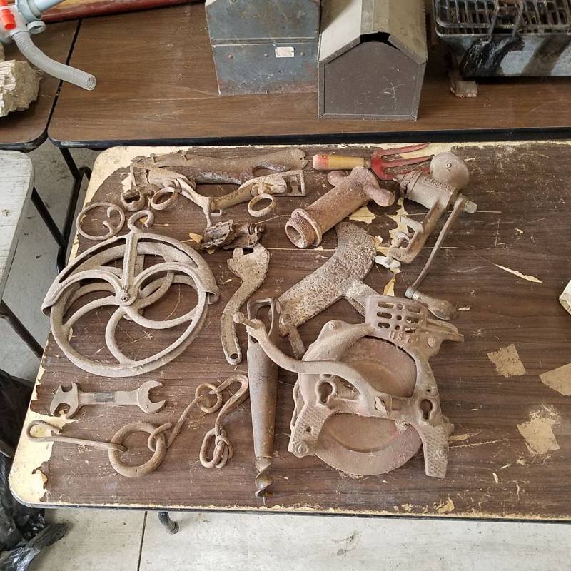 lot 7283 image: vintage items - corn sheller, pulley and more