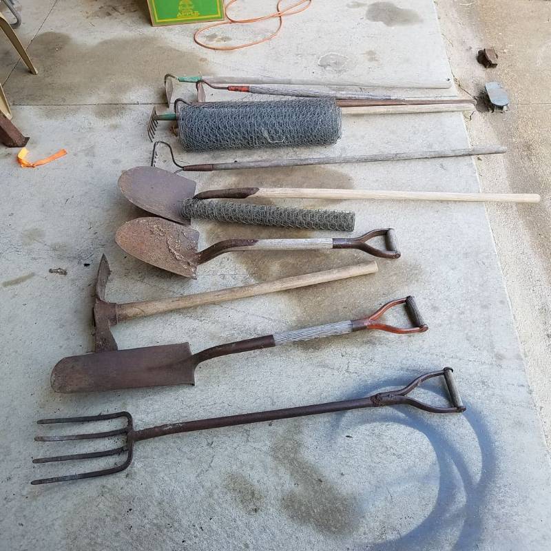 lot 7288 image: long-handled tools