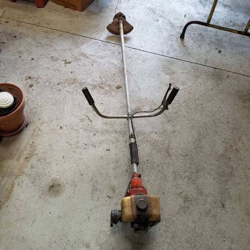 lot 7302 image: Stihl string trimmer