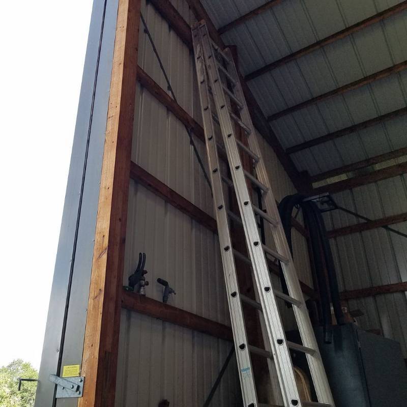 lot 7303 image: extension ladder into separate pieces - 25 ft Max height