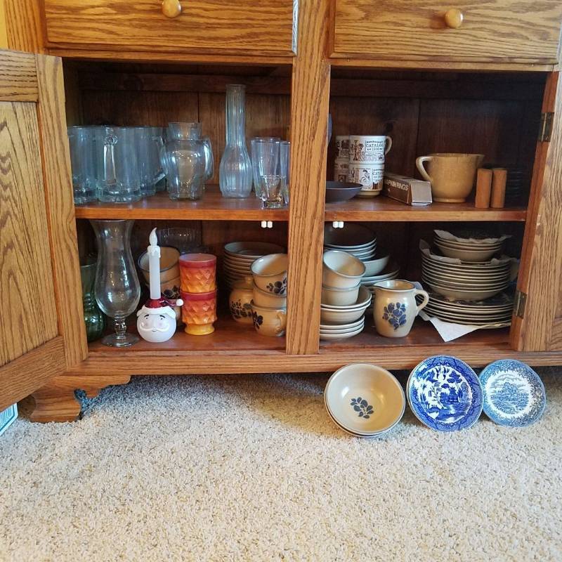lot 7346 image: all contents in Hutch bottom cabinet