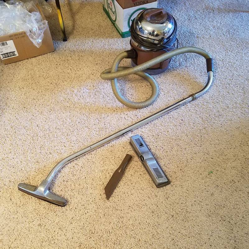 lot 7352 image: Rainbow vacuum cleaner - works
