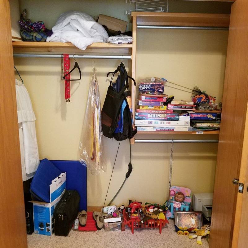 lot 7359 image: games, toys, all contents in closet