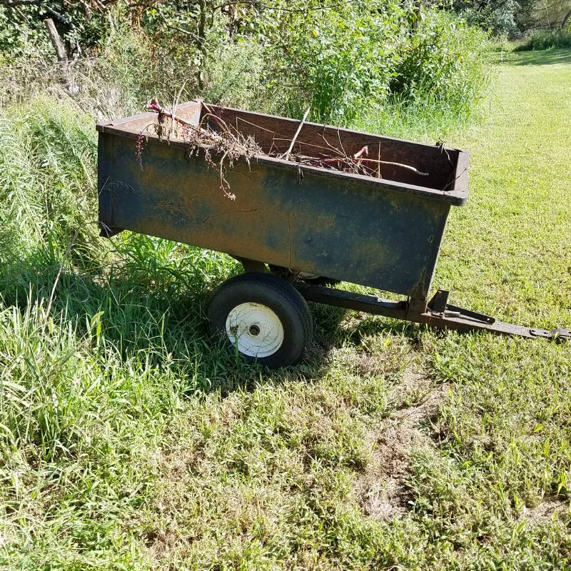 lot 7395 image: garden cart- dumping