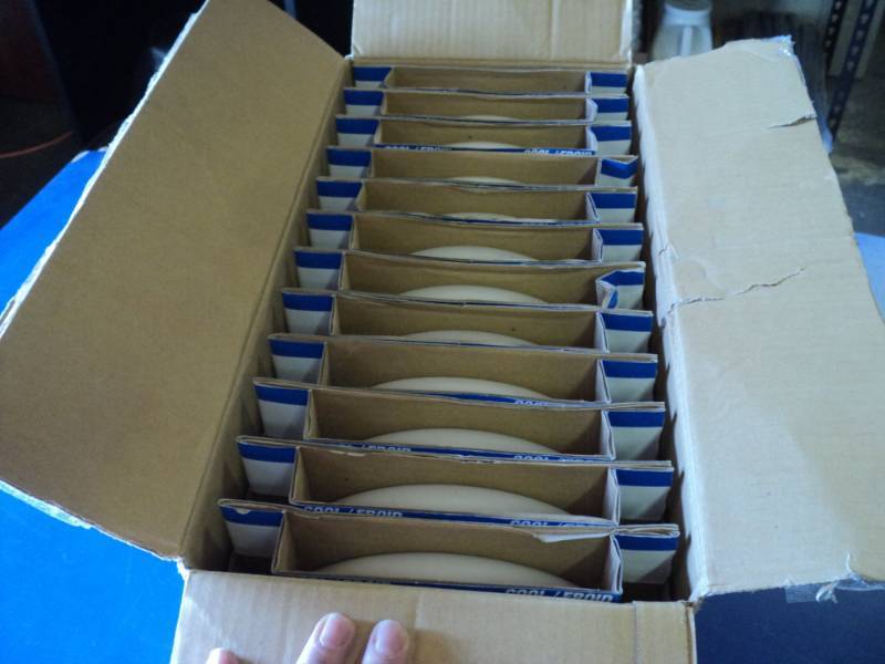 lot 9060 image: (1) case Sylvania Circline Bulbs, 20148-3, 8 diameter, 22 watt, (12) bulbs per case