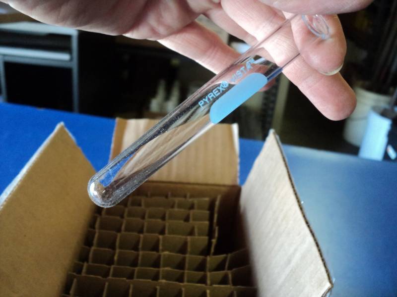 lot 9065 image: Pyrex Vista Tube, Test, 13 x 100 mm, beaded rim, 50 in box
