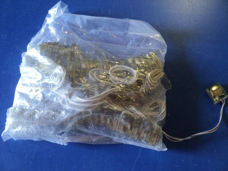 lot 9074 image: (50) ct lot flashing electrodes, brink red, battery operated