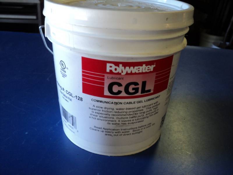 lot 9084 image: (1) gallon polywater Lubricant CGL Communication Cable gel Lubricant, CGL-128