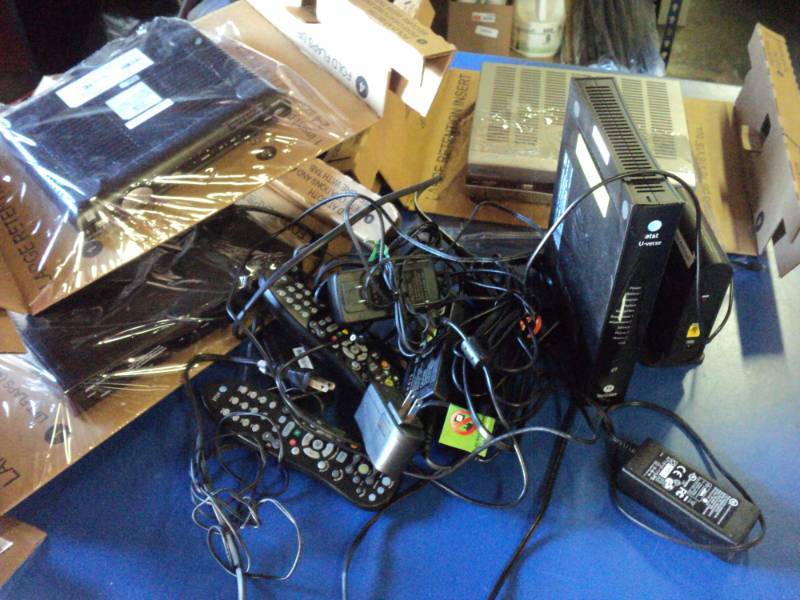 lot 9095 image: Mixed lot Receivers, remotes and cables-- used, untested-receivers are only good for parts