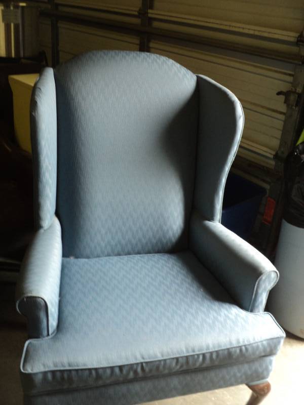 lot 8335 image: Blue Wing Back Chair, 29 x 24 x 49 tall, 19 seat height