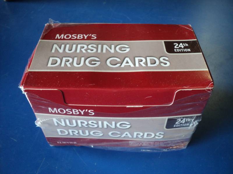 lot 8353 image: Mosbys Nursing Drug Cards 24th edition, study flash cards