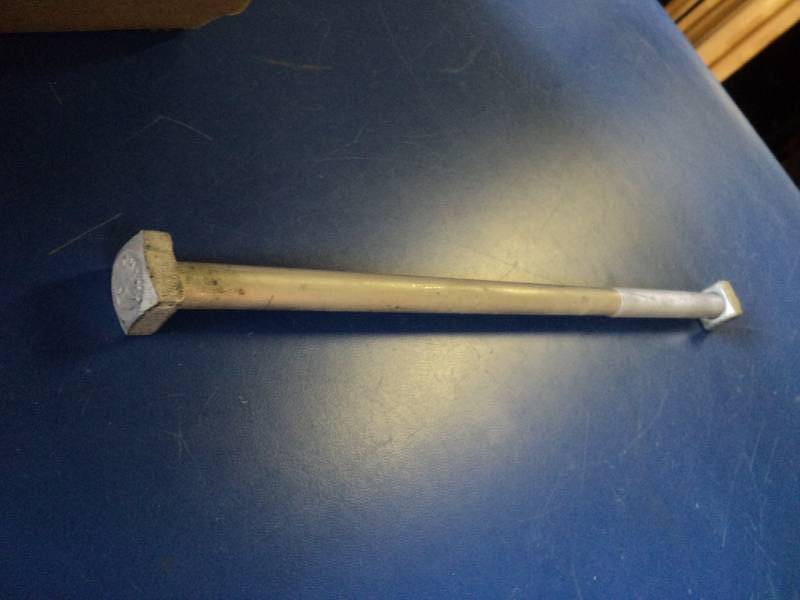 lot 8365 image: (20) ct lot MacLean Power Systems Bolt Mach, 58 x 16, pn F614631, square nut