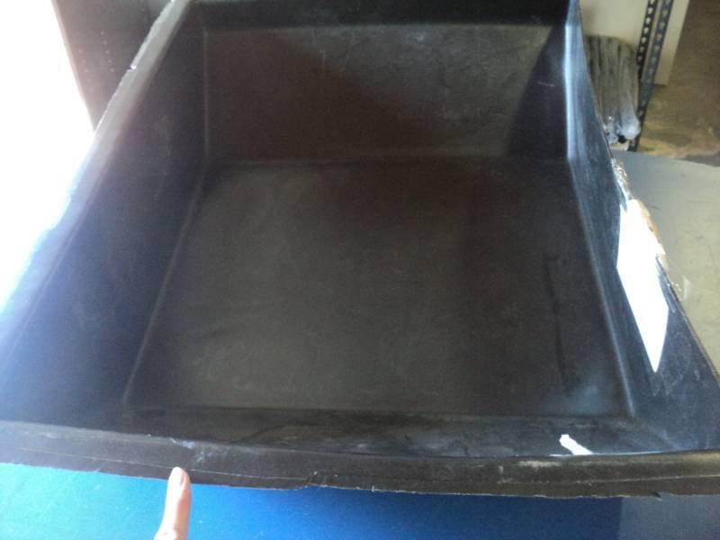 lot 9118 image: Wheel Well Box TPL0312 32 x 23-12 x 7-34 Rotocast, (PL-0093 OLD), )119762