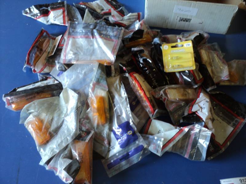 lot 9123 image: (32) ct mixed lot automotive lighting reflectors and wiring